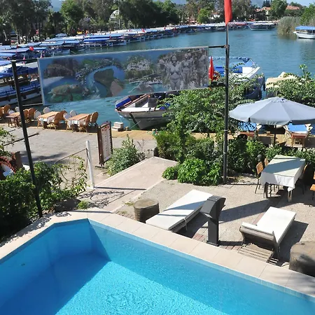Palmyra Hotel 3*